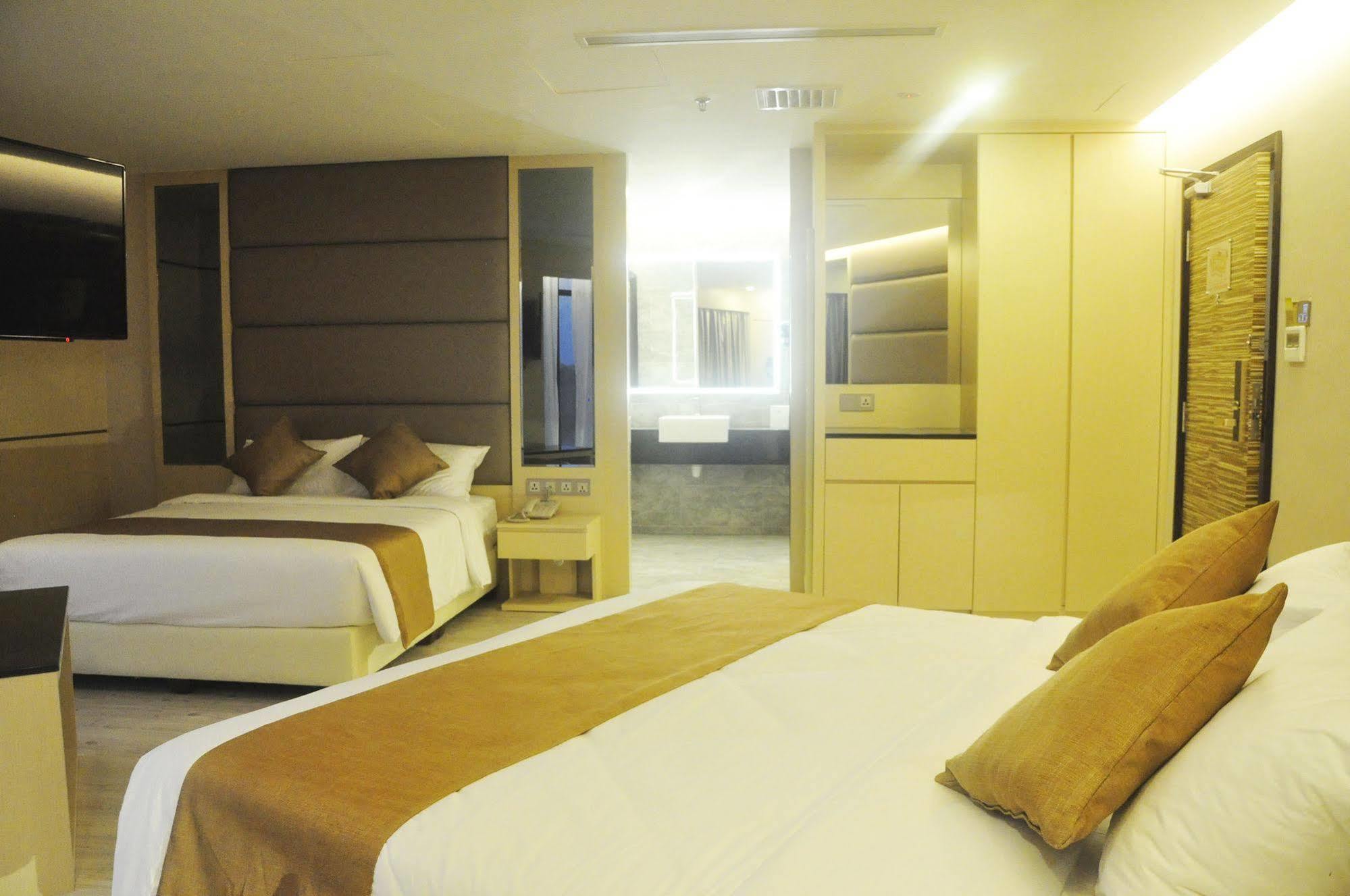 Geobay Hotel Johor Bahru Kültér fotó